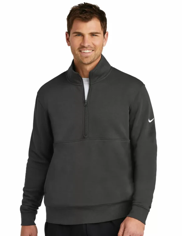 NIKE CLUB FLEECE SLEEVE SWOOSH 1/2 ZIP